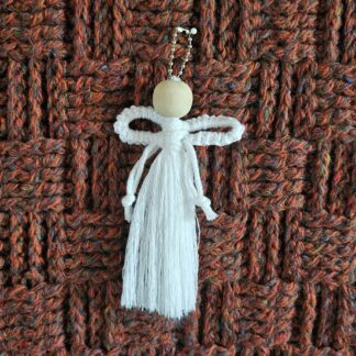 Macramé engel wit